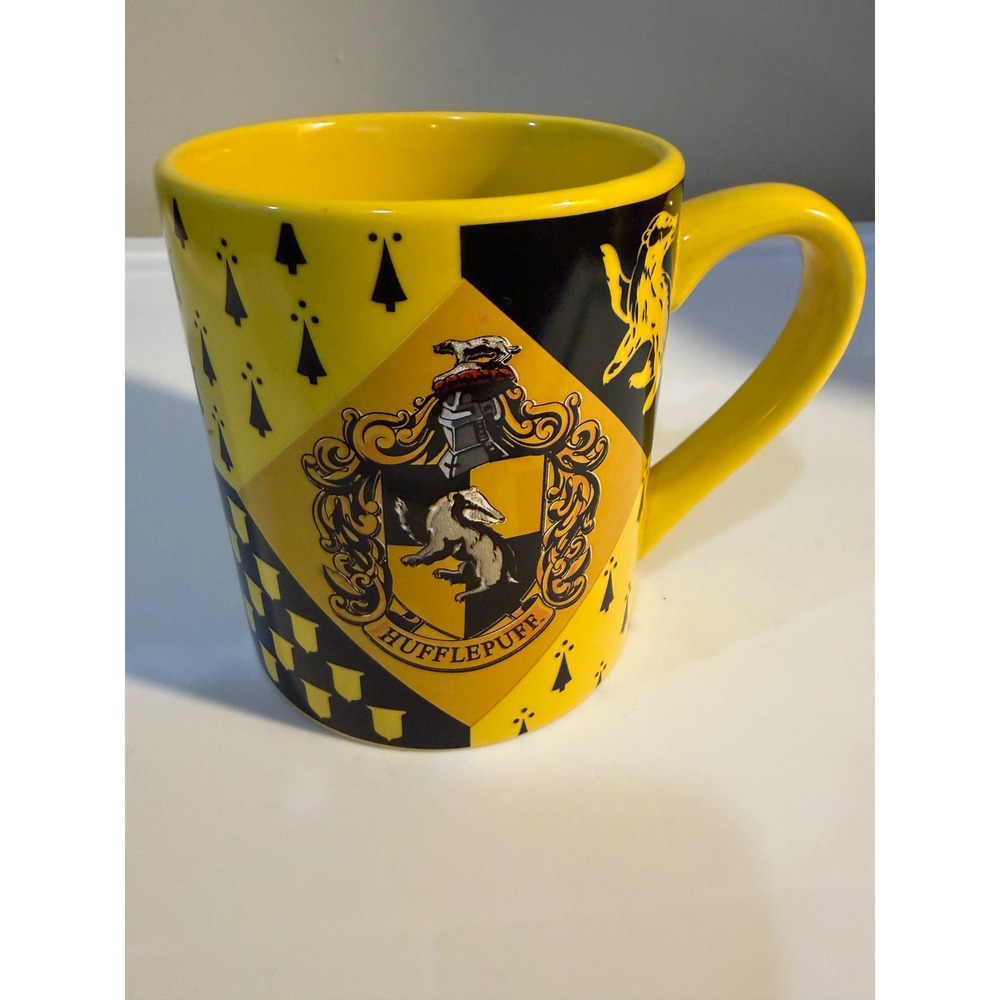 Harry Potter Hufflepuff House Crest Ceramic Coffee Mug 14oz Silver Buffalo